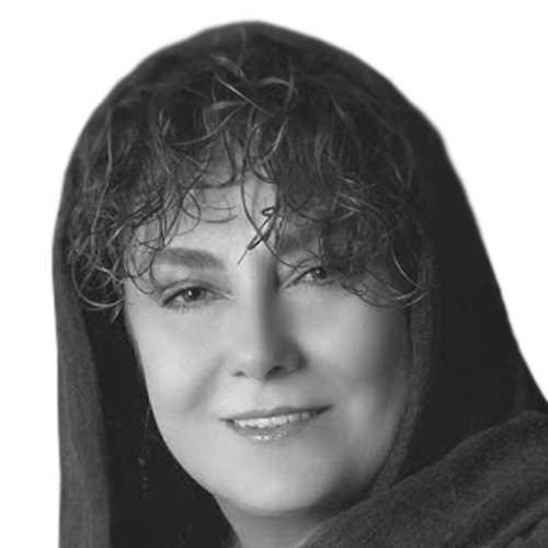 زویا پیرزاد